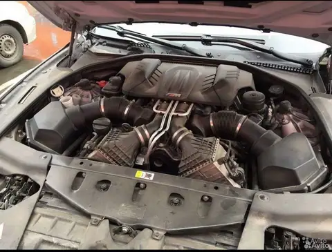 BMW M5 F10 S63TU двигатель