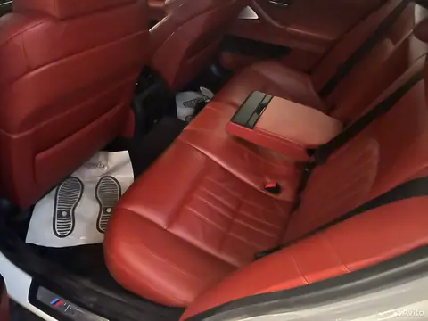 BMW M5 F10 2012 салон RED