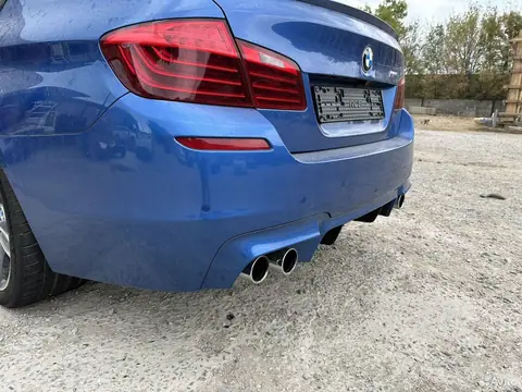 Задний бампер BMW M5 F10 оригинал