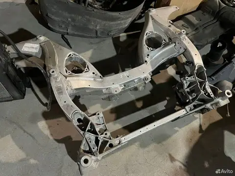 Передний подрамник BMW M5 F10