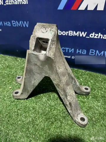Лапка двигателя BMW m5f90 M8 F92 L
