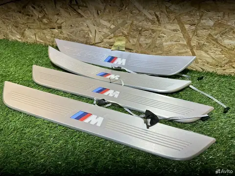 BMW G11 пороги с подсветкой